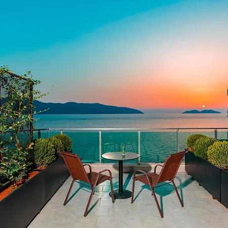 Toto Boutique Hotel & Apartments *
