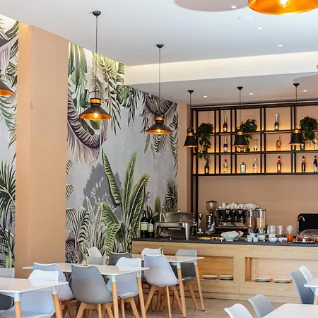 Toto Boutique Hotel & Apartments *