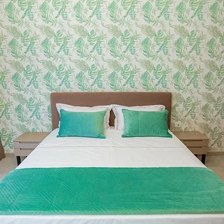 Toto Boutique Hotel & Apartments *